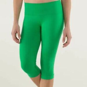EUC Lululemon In the Flow Crop II Heathered Green Bean Yoga Leggings Size 4